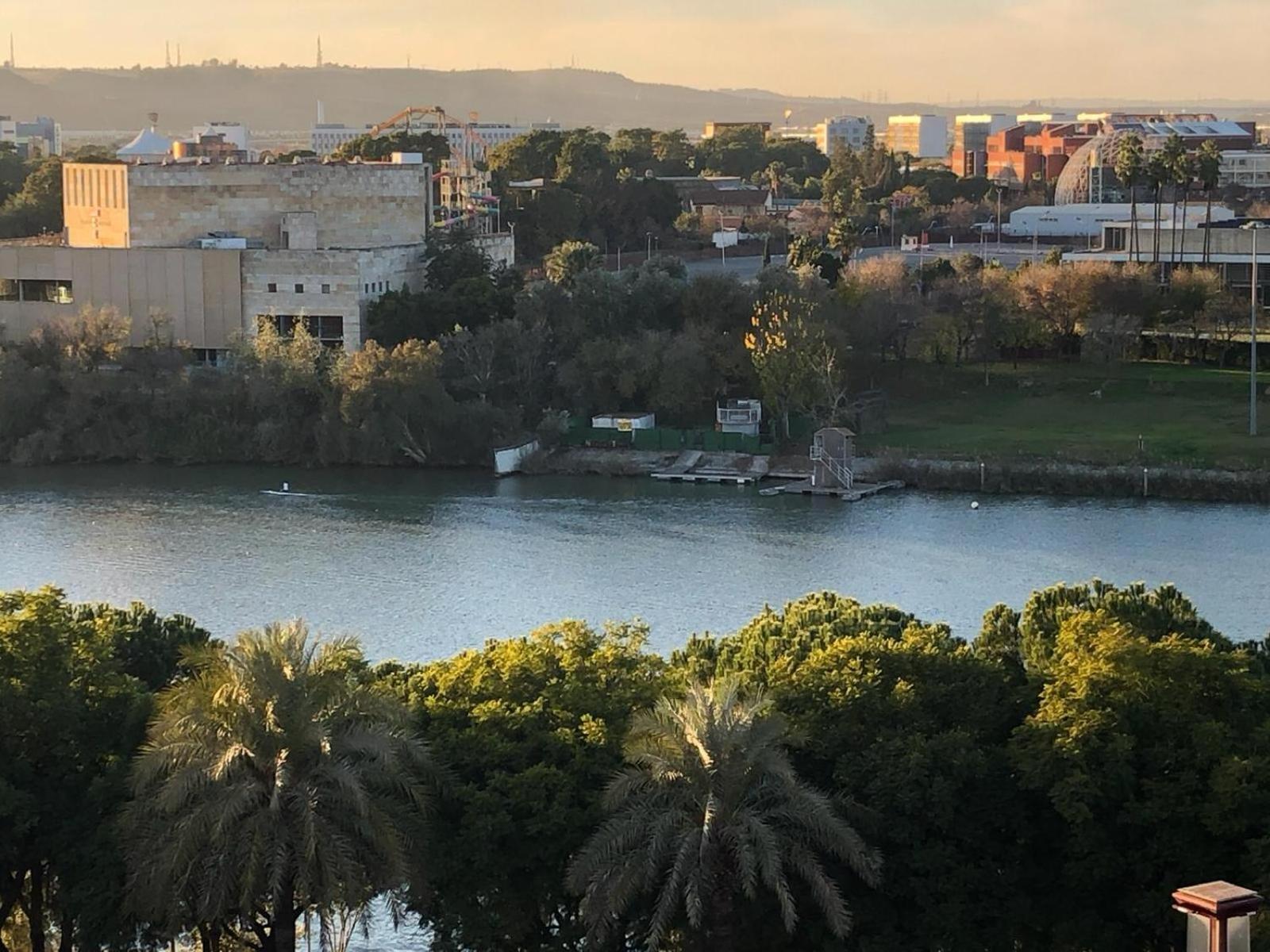 Apartmán Tu Oasis De Lujo Junto Al Guadalquivir Sevilla Exteriér fotografie
